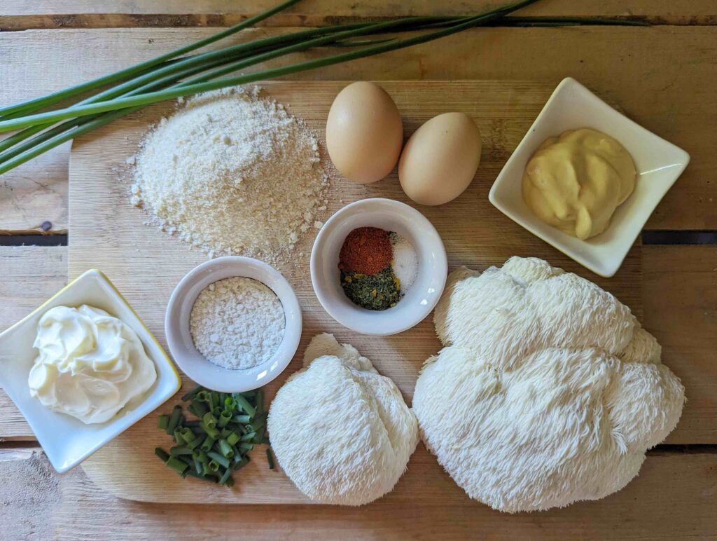 Ingredientai Liūto karčių (Lion's mane) receptui. Švieži Liūto karčiai (Lion's mane) grybai. 