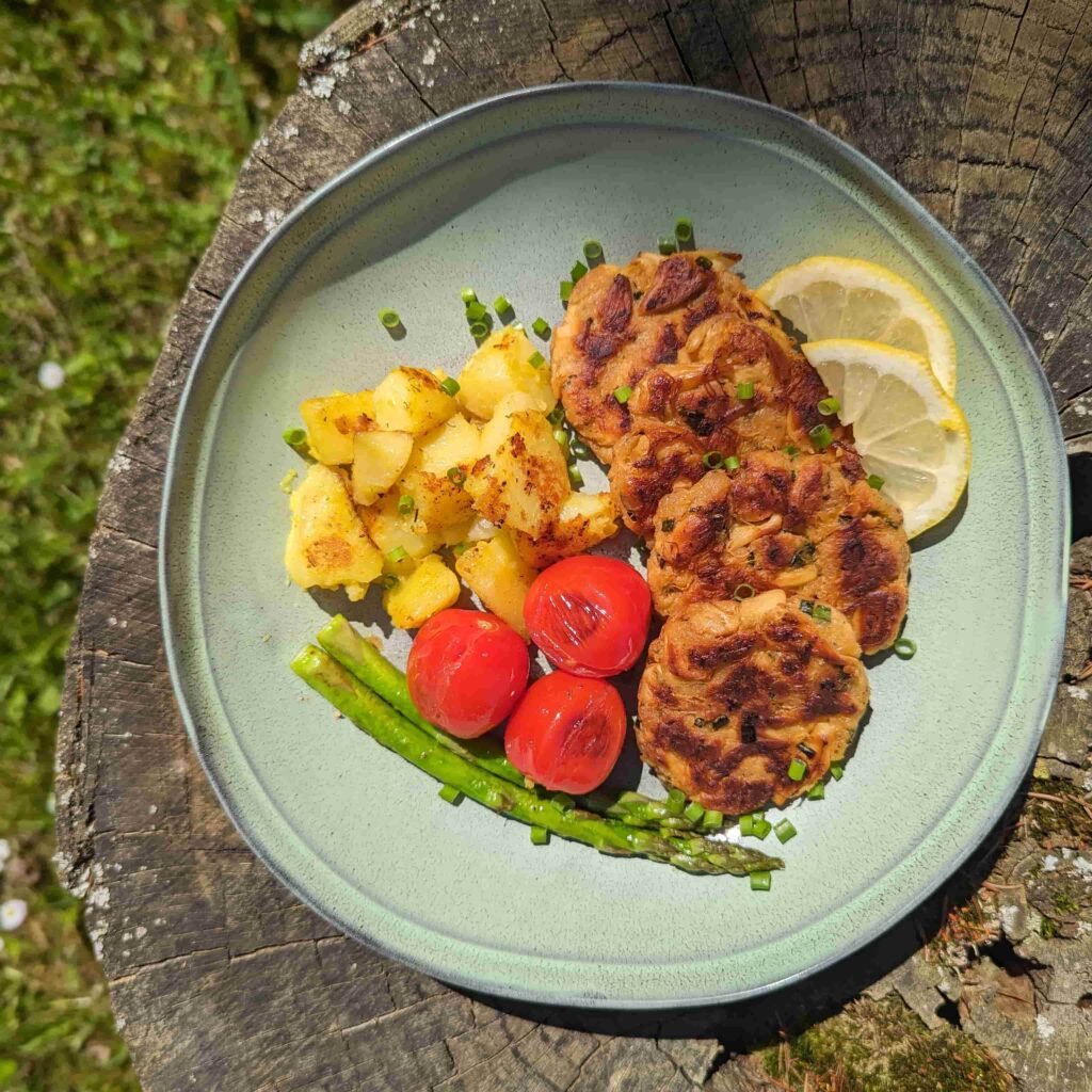 Liūto karčių (Lion's mane) grybų receptas. Vegetariški krabo mėsos kotletai.