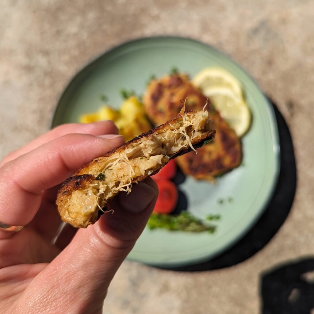 Liūto karčių (Lion's mane) grybų receptas. Vegetariški krabo mėsos kotletai.